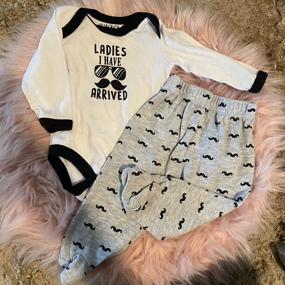 Bundle (2) 3-6M Baby Boy Mustache Onesie and Footie Pants - Picture 1 of 9